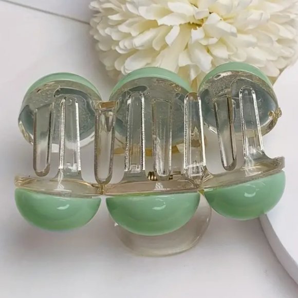 THREE- BEAD CLAW CLIP in Green - Picture 2 of 4